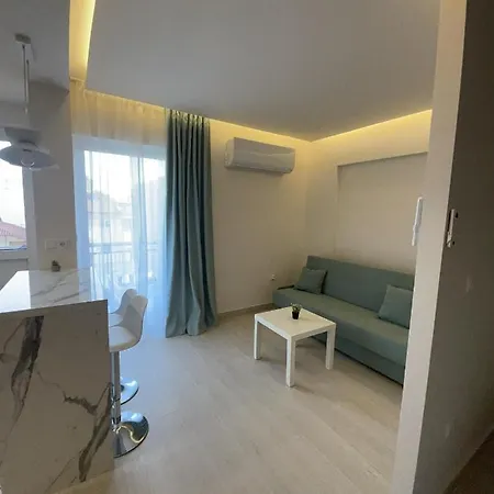 Loutraki Apartment *