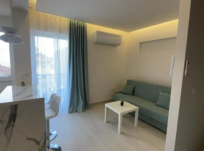 Loutraki Apartment *